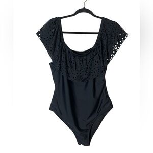 Black Ruffled  Womens one piece Cupshe Swimsuit  Bathing Suit Size Xl Polyester